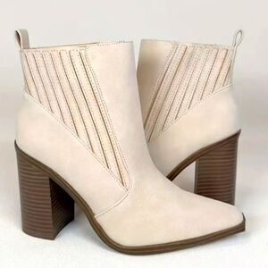Elegant Beige Ankle Boots Sz 9.5